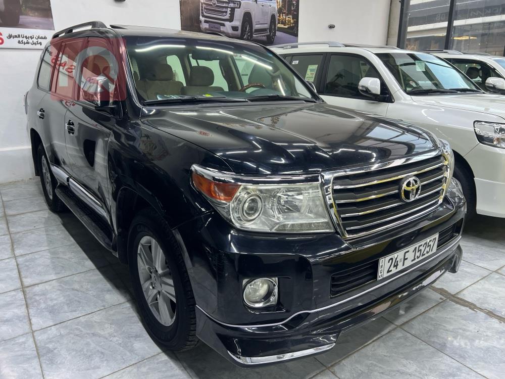 تۆیۆتا لاند کروزەر